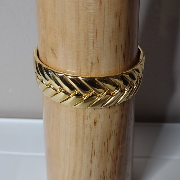 7.5 Inch Gold Tone Metal J Crew Bangle - Picture 1 of 8